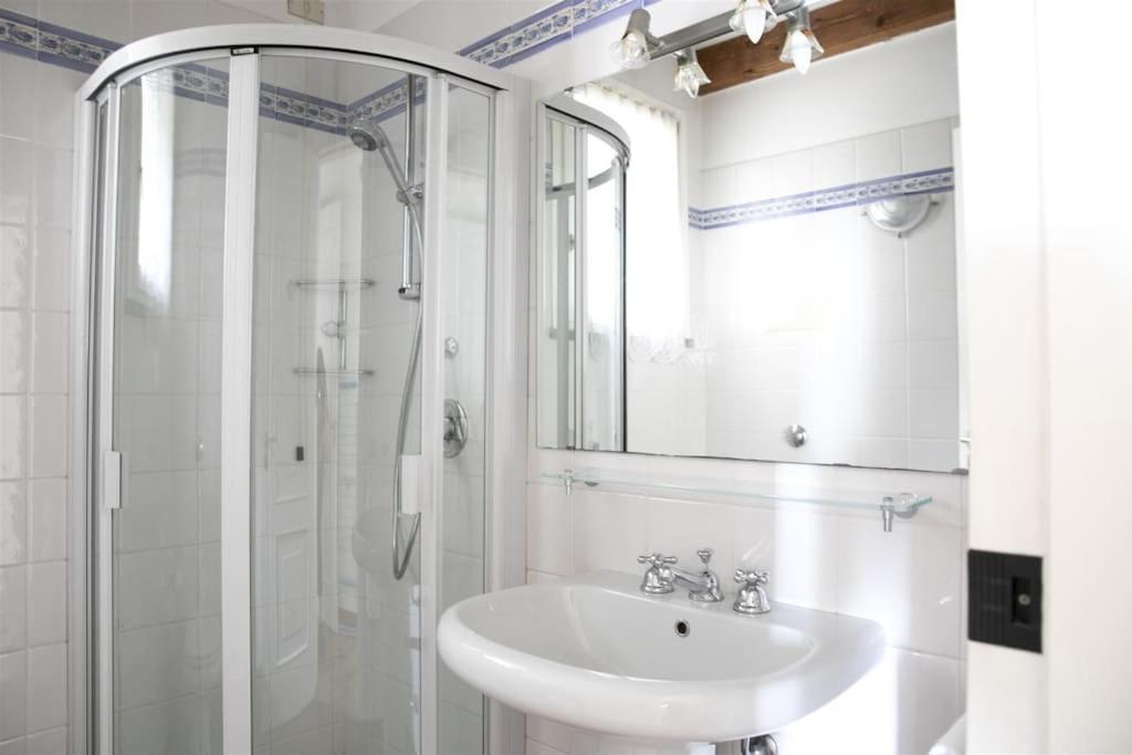 IseoLakeRental - Casa Rododendro Sulzano Bagian luar foto