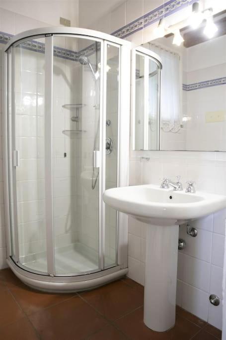 IseoLakeRental - Casa Rododendro Sulzano Bagian luar foto